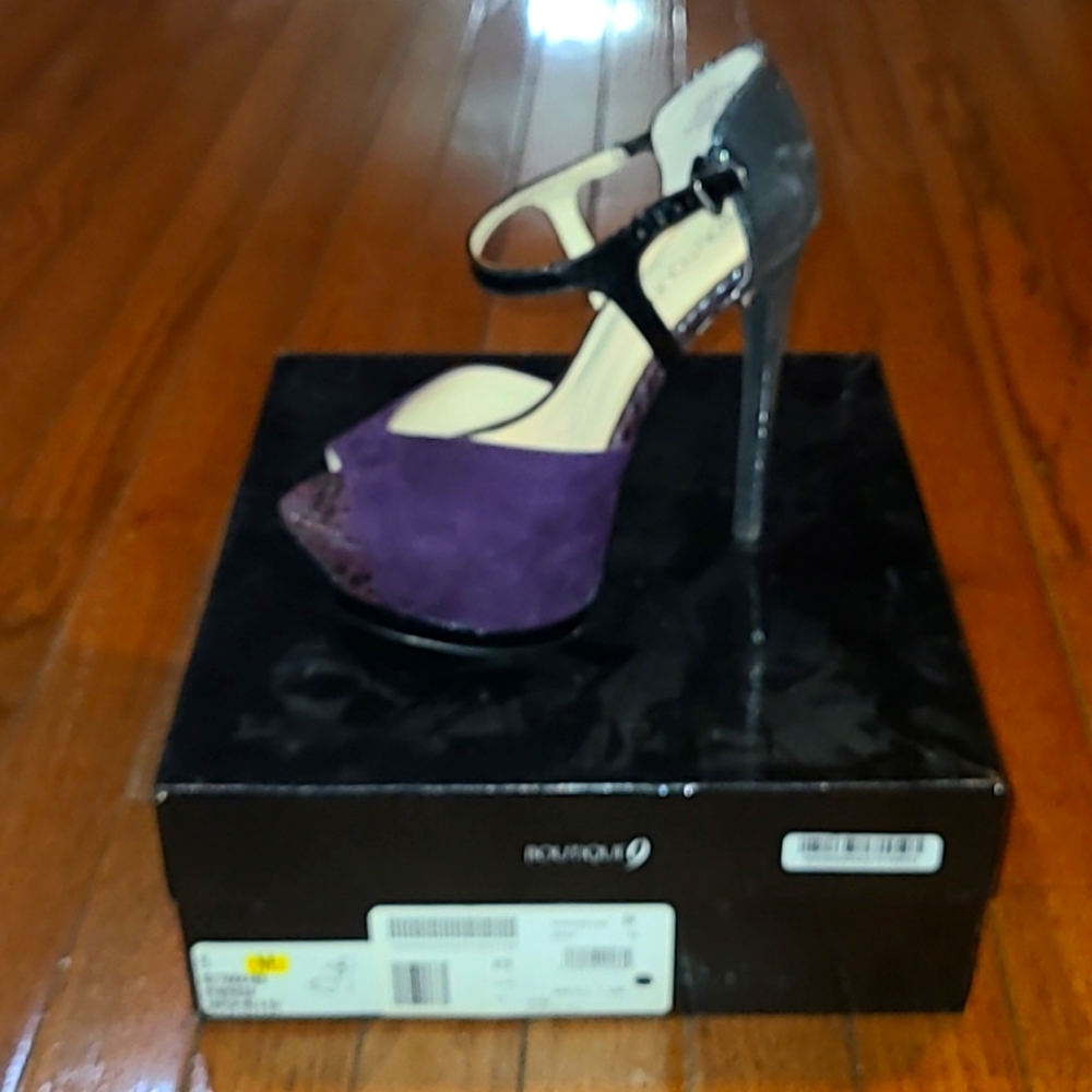 Boutique 9 purple suede platform heels. Sz 6.